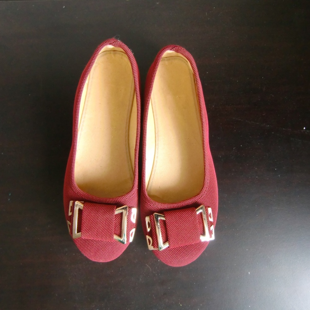 ๐2/$25๐ Ruby Red Slippers/ Flats - Picture 2 of 4